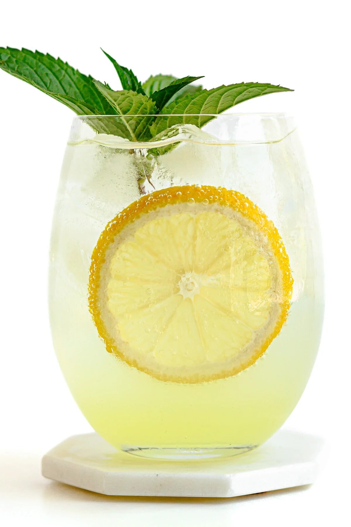 Limoncello cocktail spritz in a glass